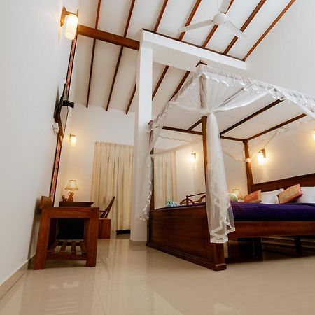 Prince Beach Hotel Bentota Exterior foto