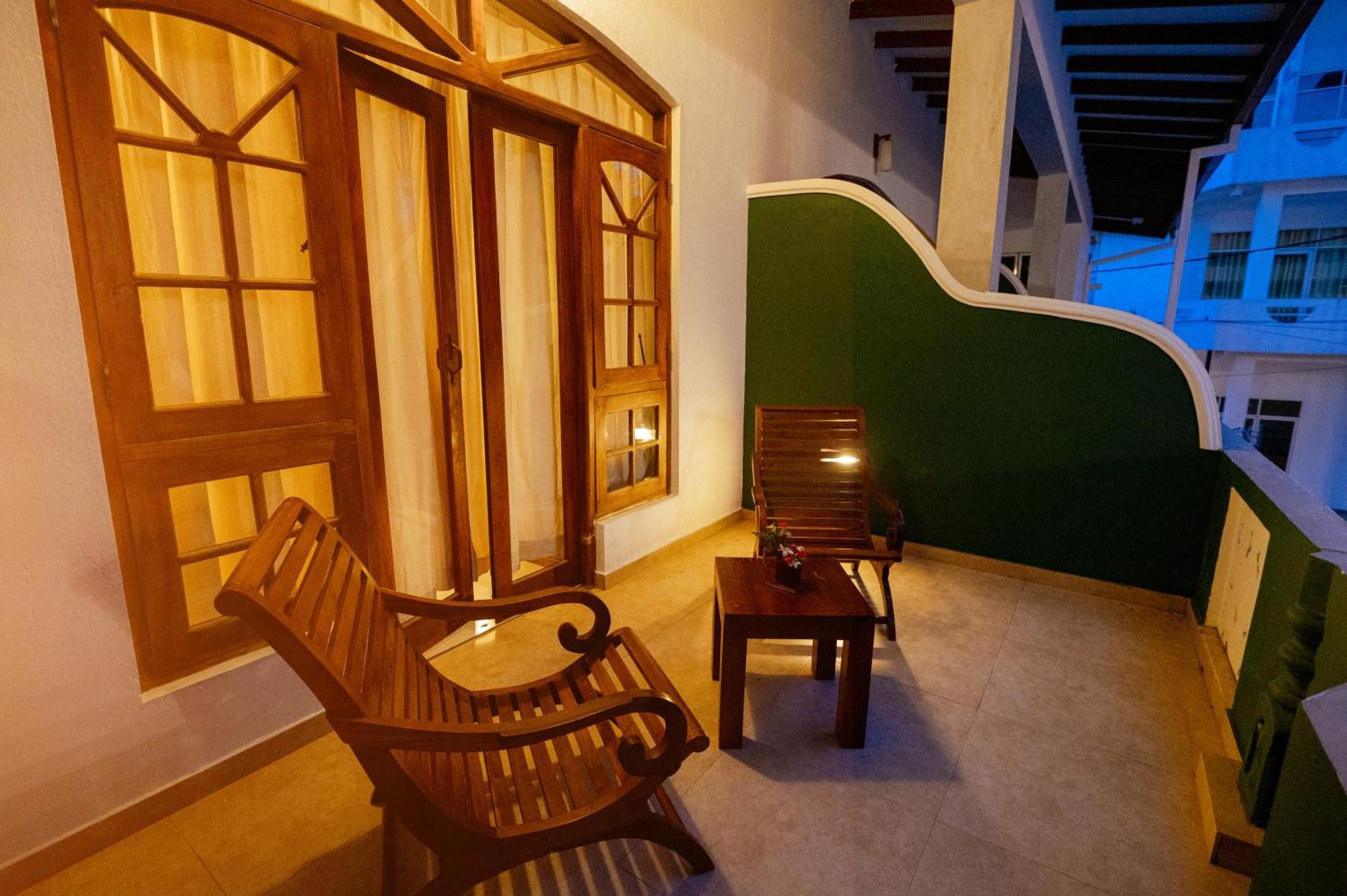 Prince Beach Hotel Bentota Exterior foto
