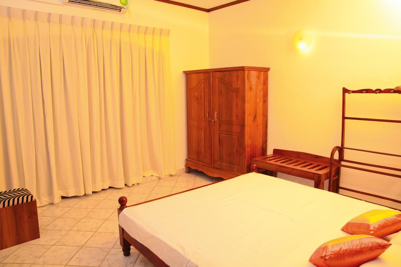Prince Beach Hotel Bentota Exterior foto
