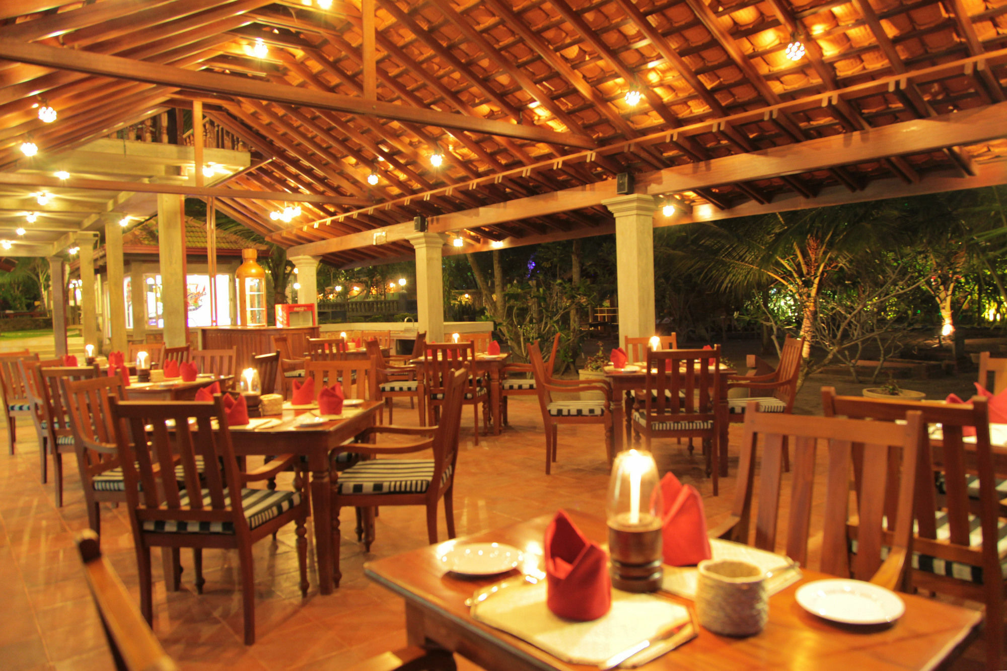 Prince Beach Hotel Bentota Exterior foto