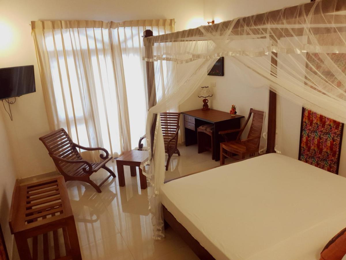 Prince Beach Hotel Bentota Exterior foto